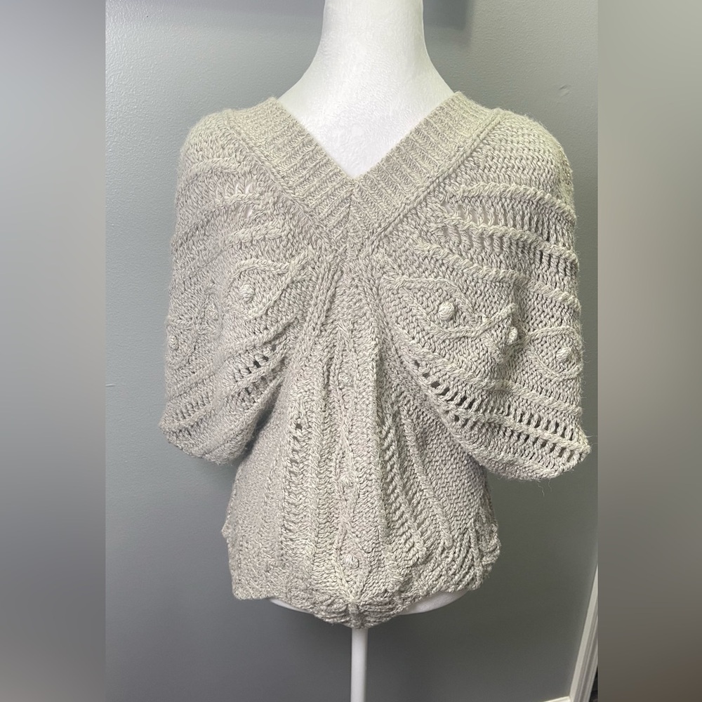 Hera‎ Collection "Butterfly " V Neck Short Sleeve Sweater Beige Unique Knit